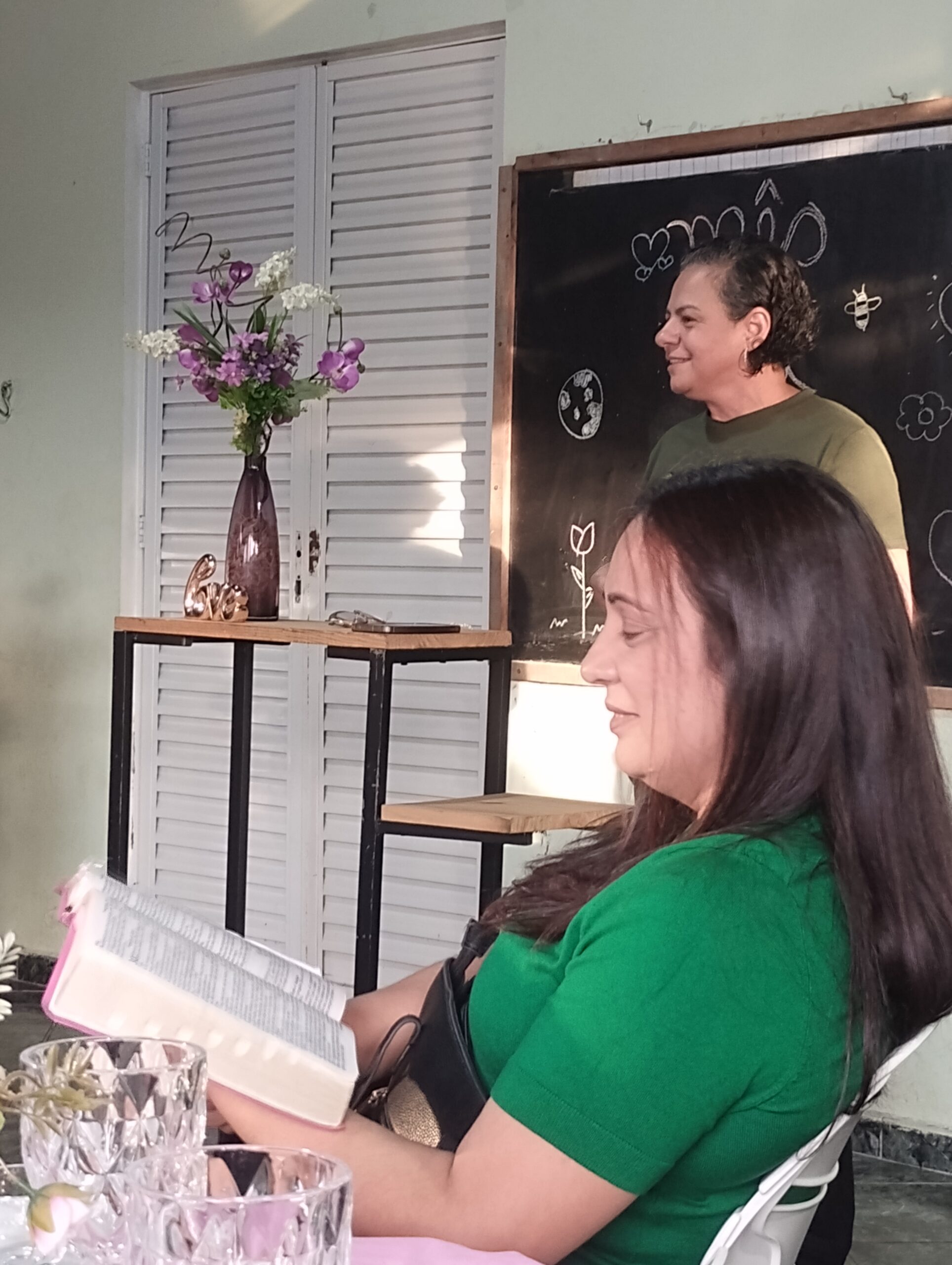 Festa das Mães reúne mães dos alunos e voluntárias do projeto
